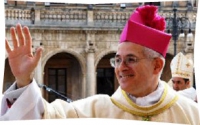 Mons. Crociata Vescovo diocesi di Latina:                   auguri da tutta la comunità della Chiesa Madre